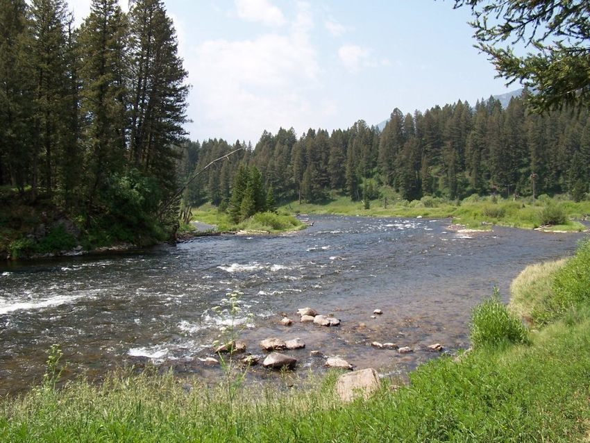 Campfire Lodge And Resort West Yellowstone Mt 2