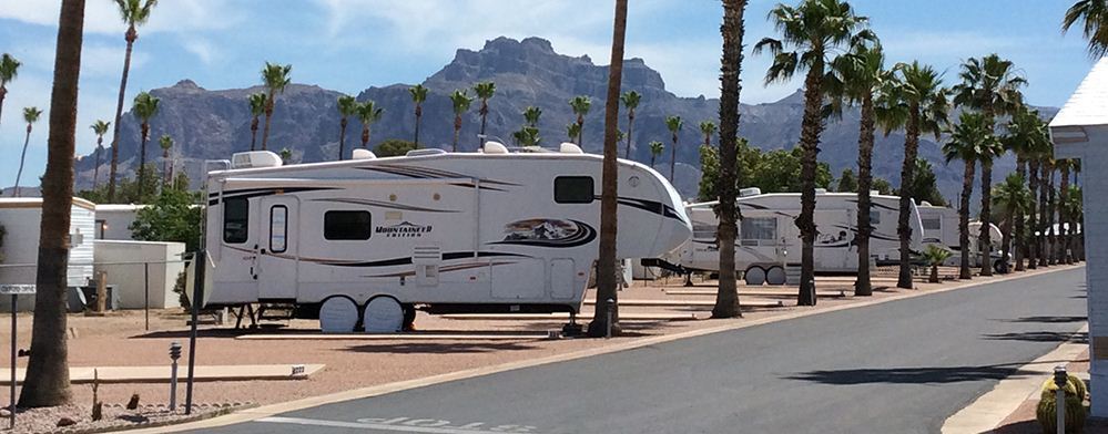 Escape to the Desert Oasis: Arizona Weavers Needle RV Resort