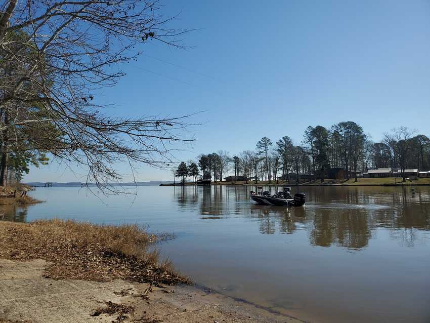 Huxley Bay Marina And Rv Park Shelbyville Tx 4