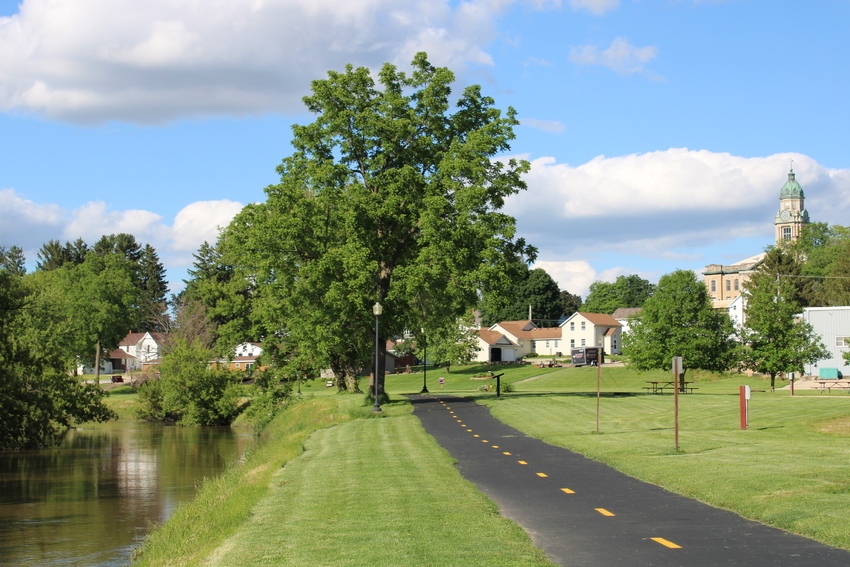 Walking Trail Next To Campground   4